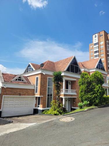 Casa En Condominio En El Poblado! Ubicaci�n