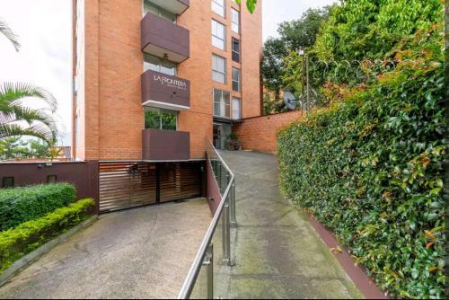 Apartamento El Poblado Ed La Frontera