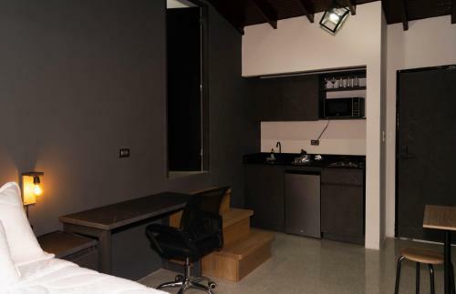 200 C�modo Aparta-estudio Laureles