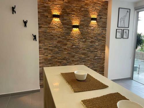 Prime Location Apartaloft Close To El Tesoro Mall
