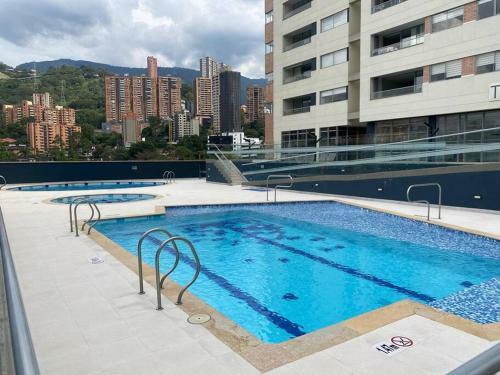 Apartamento Stunning Loft Ciudad Del Rio Poblado-pool-gym-view