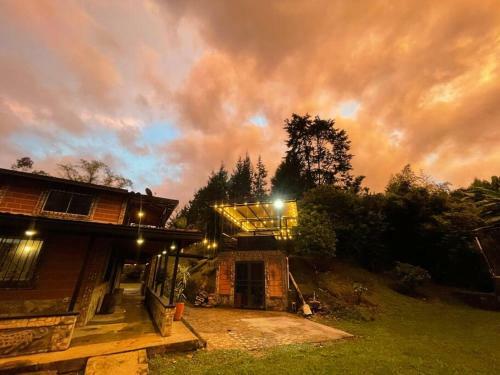 Casa Finca Con Jacuzzi En Guarne Antioquia