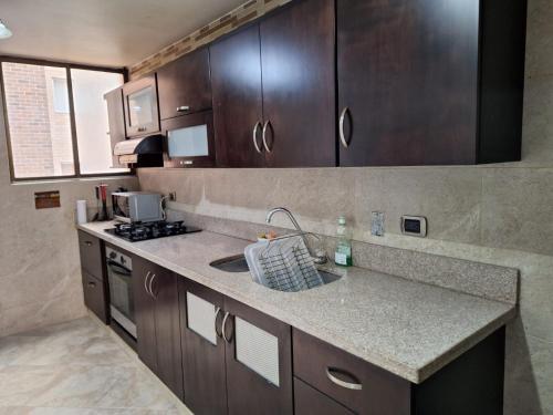 La S�per Habitaci�n de La Frontera Poblado / Envigado