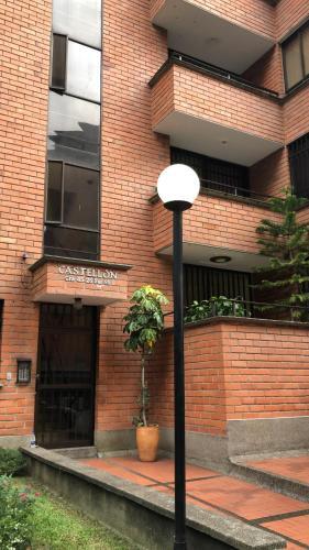 La S�per Habitaci�n de La Frontera Poblado / Envigado