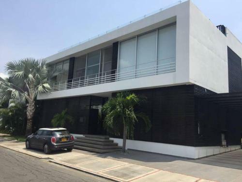 Moderna, Grande Y Lujosa Casa En �l Pe��n