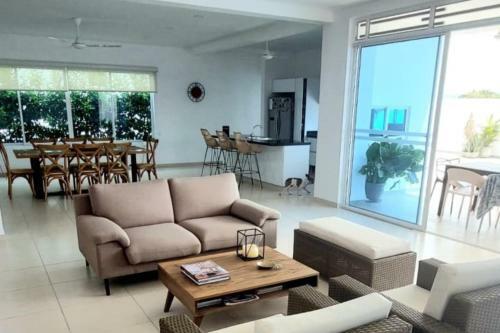 Apartamento Casa Quinta Moderna En Via Girardot