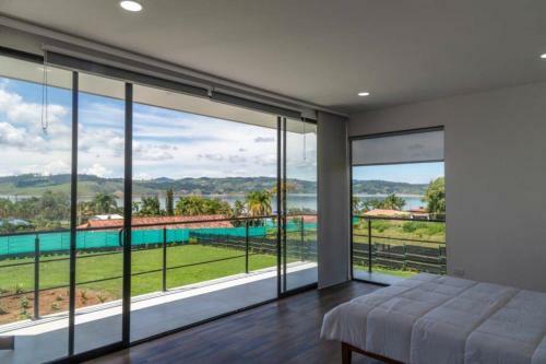 Villa Finca Con Vista Al Lago