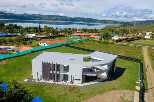Villa Finca Con Vista Al Lago