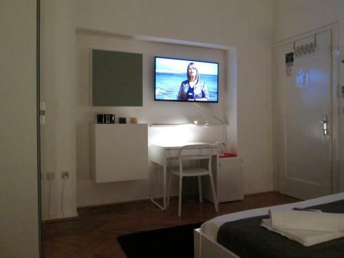 Hostal St. Lazarus Room