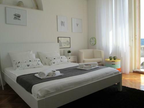 Hostal St. Lazarus Room