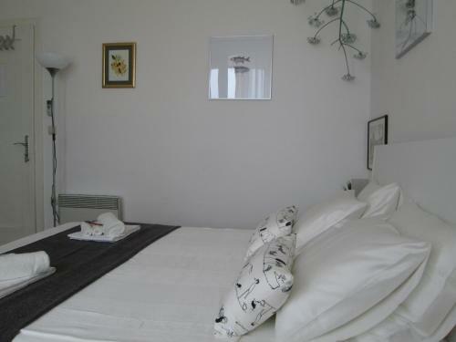 Hostal St. Lazarus Room