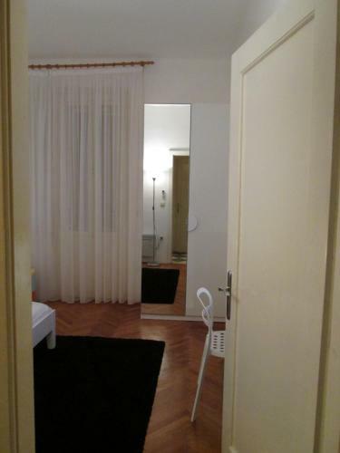 Hostal St. Lazarus Room
