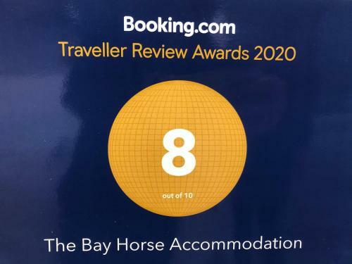 Hostal The Bay Horse Accommodation