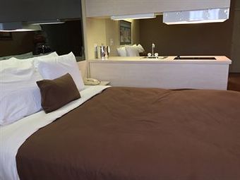 Hotel Econo Studios