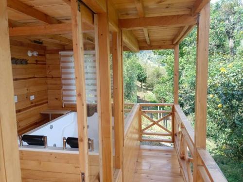 Villa Ecocaba�a Con Jacuzzi Ecocaba�as Byb