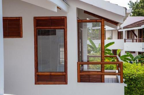 Hermosa Casa Con Piscina En Carmen De Apical�