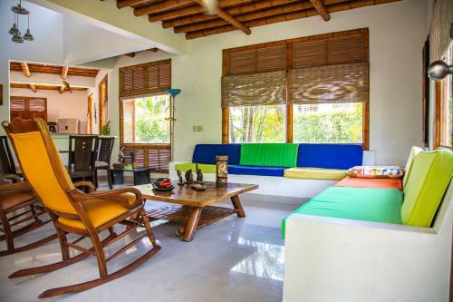 Hermosa Casa Con Piscina En Carmen De Apical�