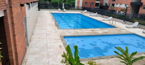 Apartamento Al Lado Centro Comercial Fabricato. Medellin