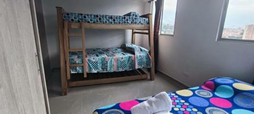Apartamento Al Lado Centro Comercial Fabricato. Medellin