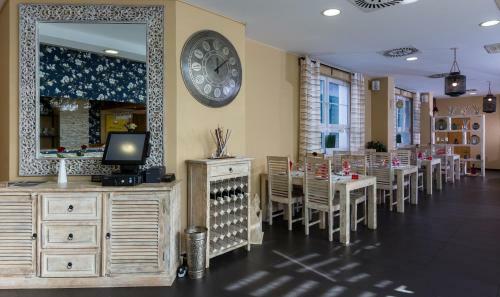 Sareza Hotel