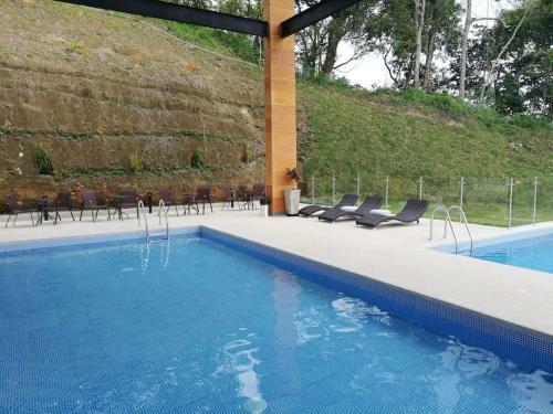 Amplio Apartamento Con Terrazas Y Vista �nica Cafetera