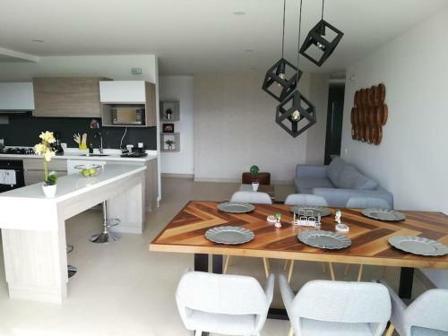 Amplio Apartamento Con Terrazas Y Vista �nica Cafetera