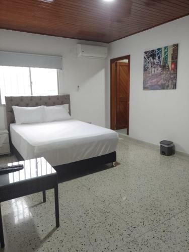 Hotel Med Suites 94