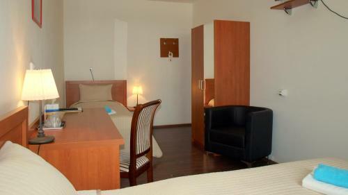 Hostal Pension Village