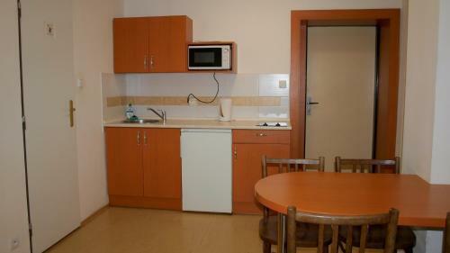 Hostal Pension Village