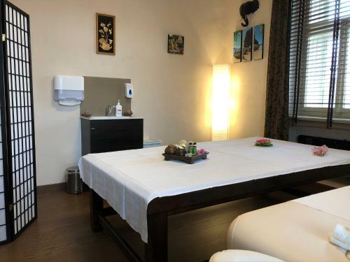 Hostal Pension Village