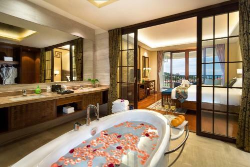 Hotel Luhuitou State Guesthouse & Resort