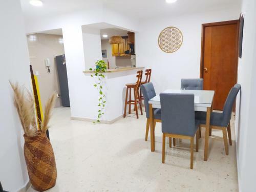 Apartamento Con Vista Al Mar Y Cerca Al Centro - 903