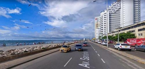 Apartamento Cerca Al Centro Hist�rico En Edificio Frente A La Playa A-3-5