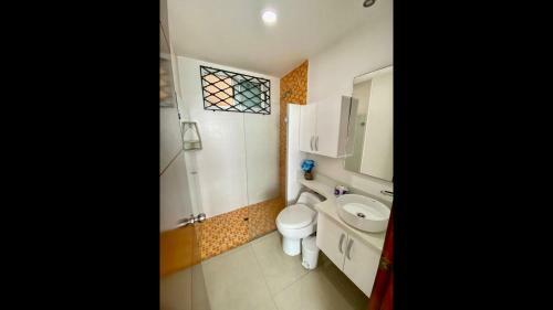 2 Bedroom Beachfront Apartment 2p1-al2 With Pool And Wifi