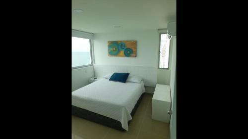 2 Bedroom Beachfront Apartment 2p1-al2 With Pool And Wifi