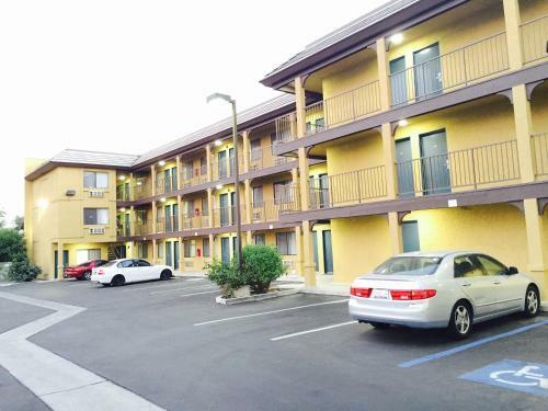 Motel Simply Home Inn & Suites - Riverside