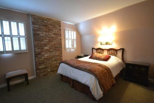 Century Suites Hotel