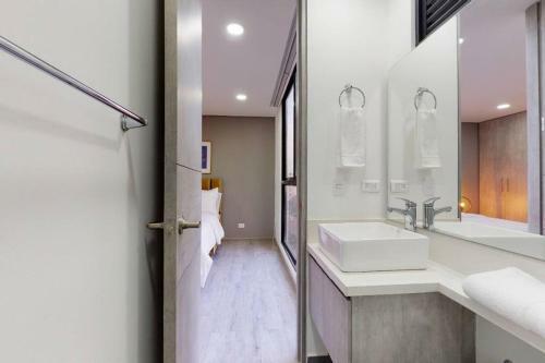 Amplio Apartamento de 2 Hab Con Excelente Vista