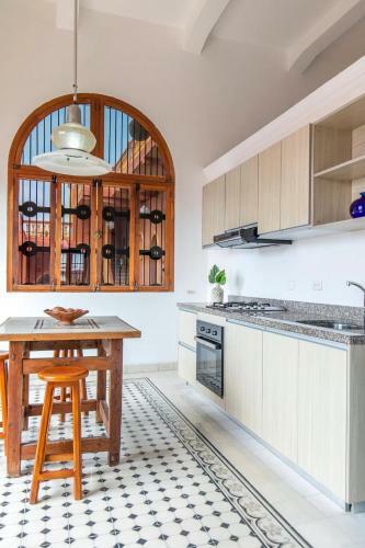 2cm-b1 Apartamento de 2 Alcobas Con Balcon En Getsemani