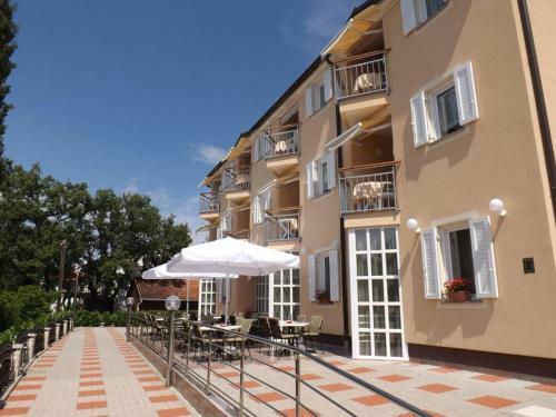 Hostal B&B Pansion Vago