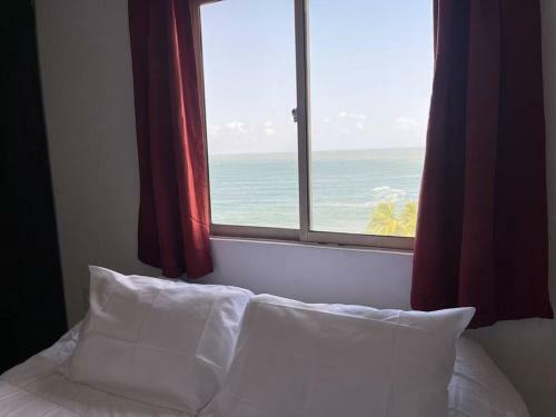 Apartamento Cozy Beachfront Apt Great Views & Pool