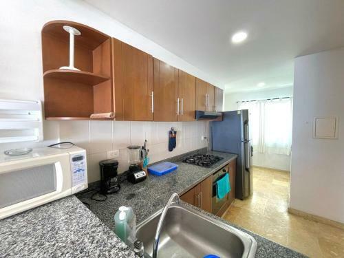 Hermoso Apartamento Con Balc�n Y Vista Al Mar.