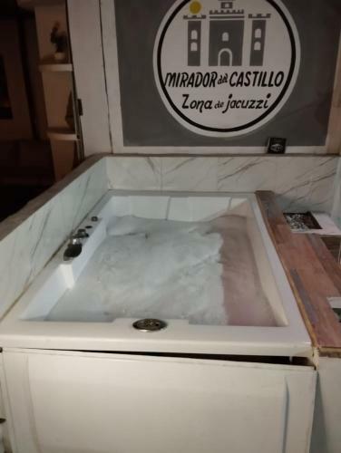 Hostal Del Castillo Mirador Hostel