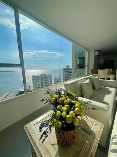 Apartamento Amplio - Vista Laguito 18c