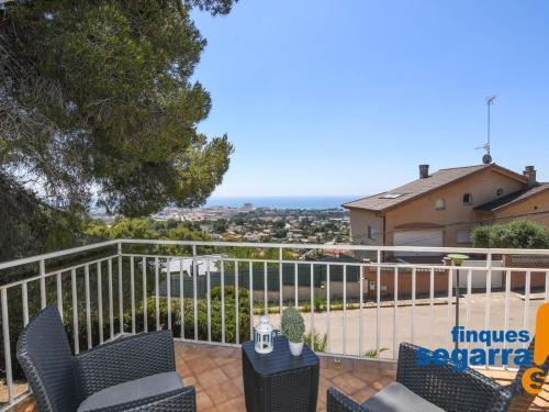 Casa El Vendrell, 3 Dormitorios, 8 Personas - Es-320-23