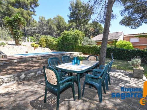Casa El Vendrell, 3 Dormitorios, 8 Personas - Es-320-23