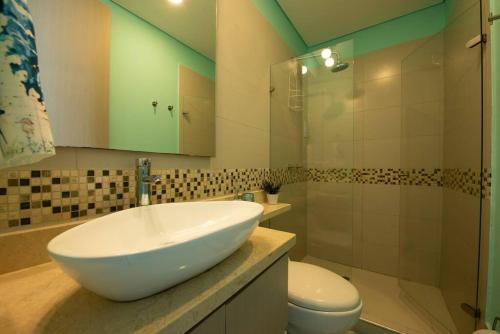 29th Floor Beachfront Apartment In Bocagrande!