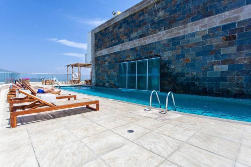 29th Floor Beachfront Apartment In Bocagrande!
