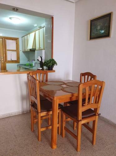 Spanish Style Apartment Near The Beach With Garage