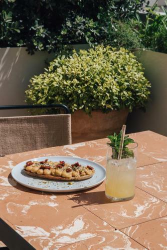 Hotel Pl�cido Y Grata
